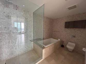 68 SE 6th St #3008, Miami FL 33131