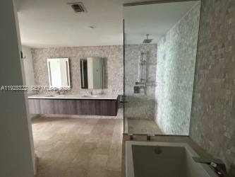 68 SE 6th St #3008, Miami FL 33131