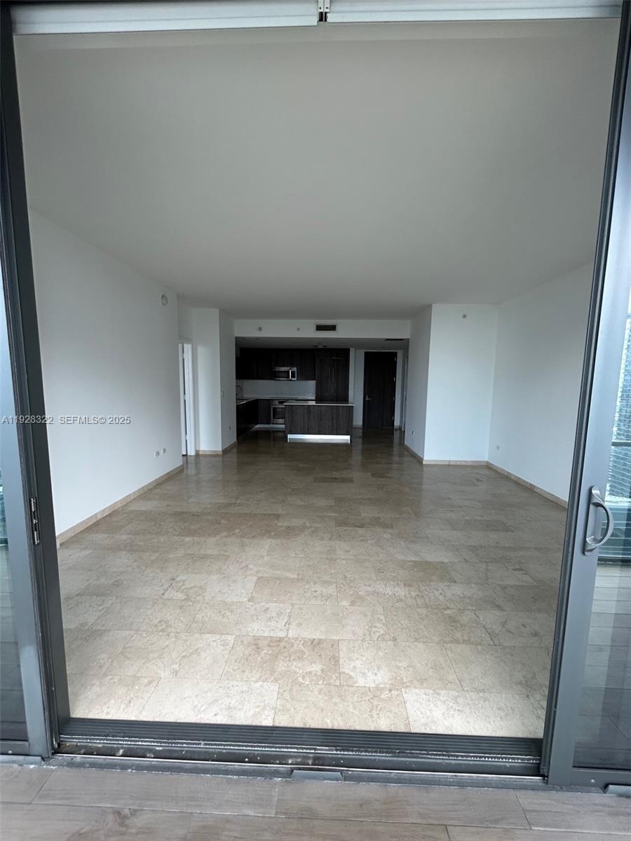 68 SE 6th St #3008, Miami FL 33131