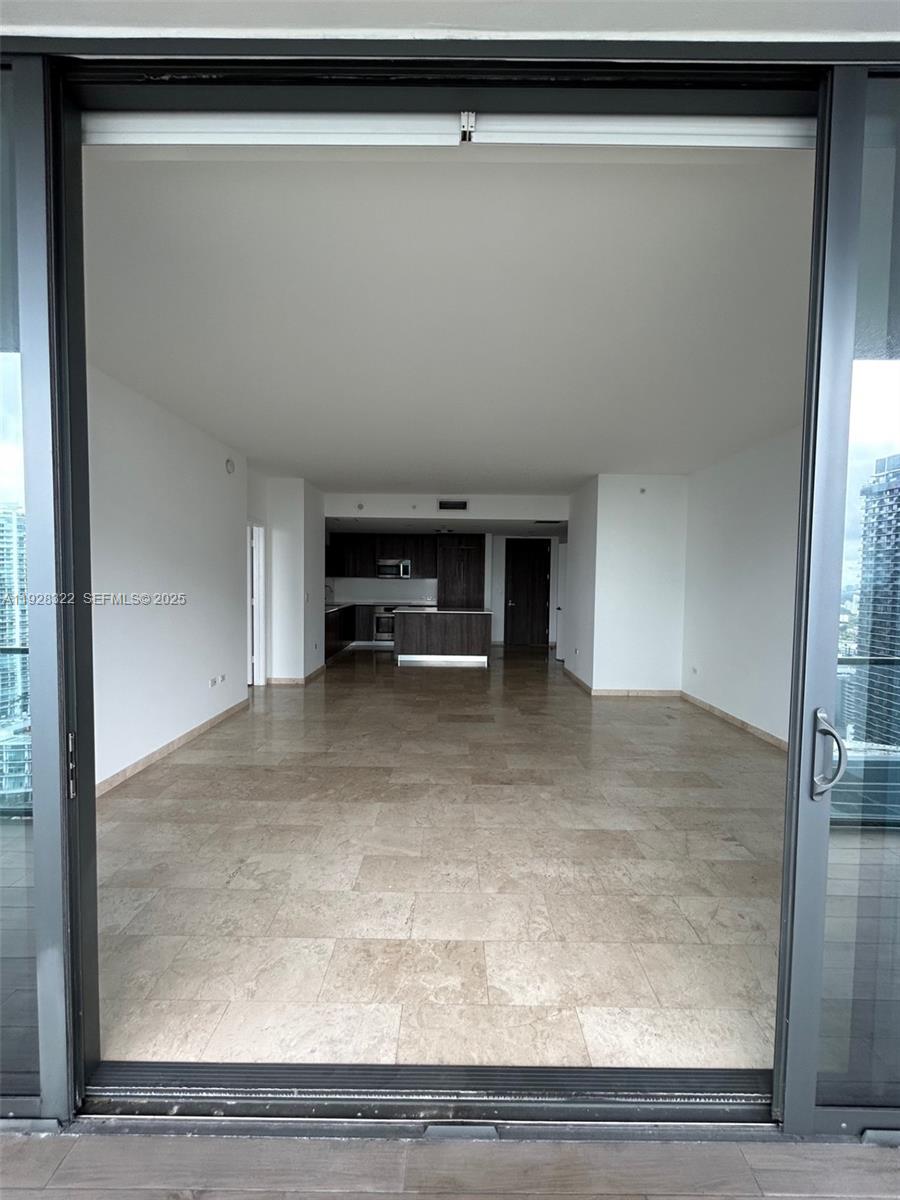 68 SE 6th St #3008, Miami FL 33131