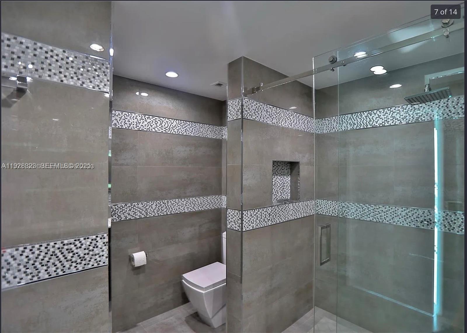 90 SW 3rd St #3604, Miami FL 33130