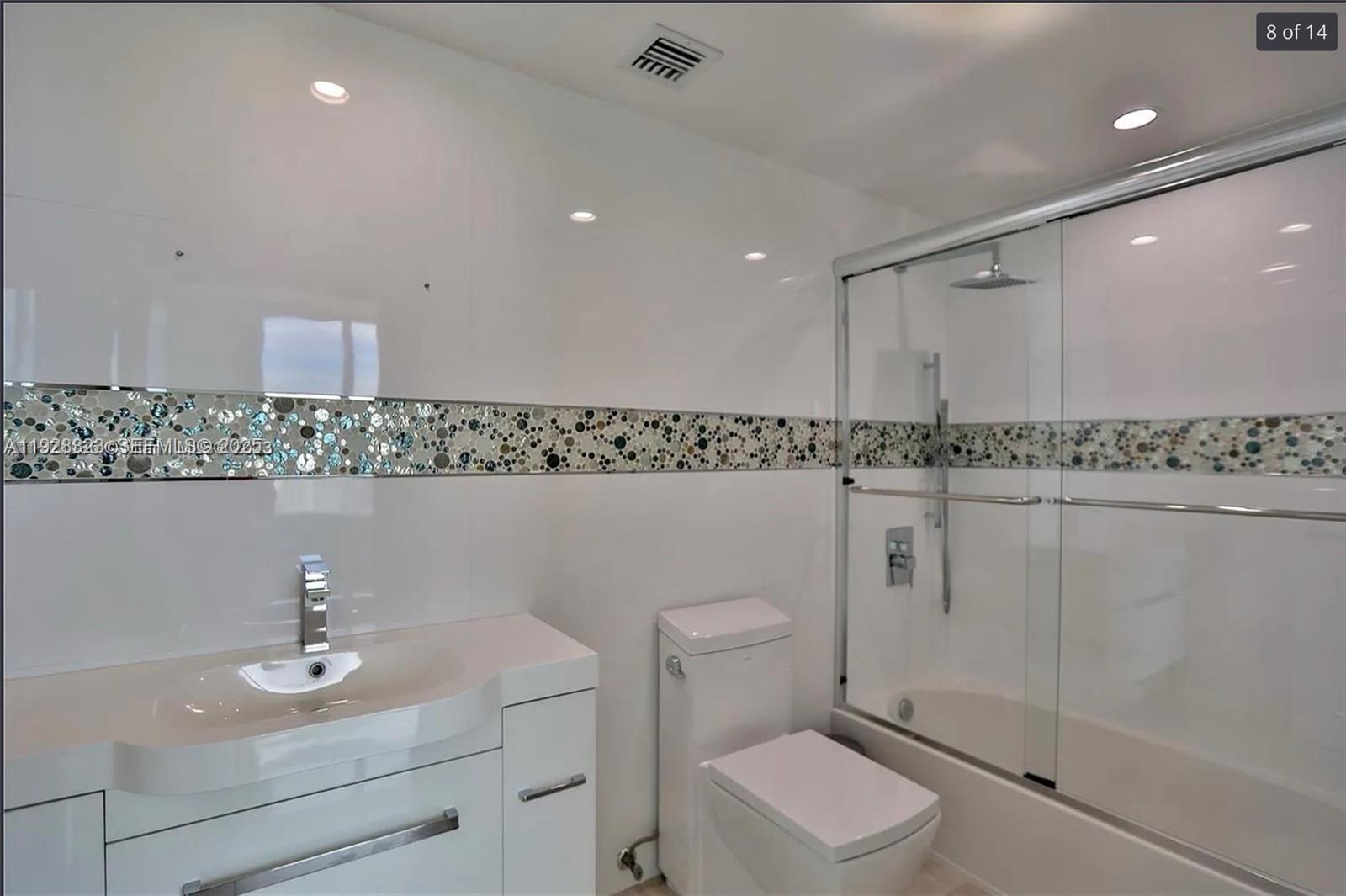 90 SW 3rd St #3604, Miami FL 33130
