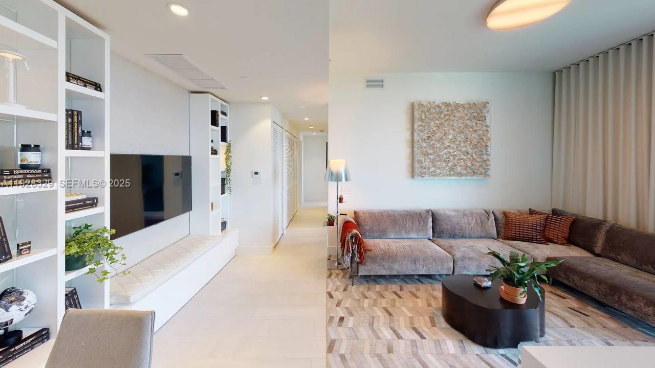 2000 Metropica Way #1701, Sunrise FL 33323