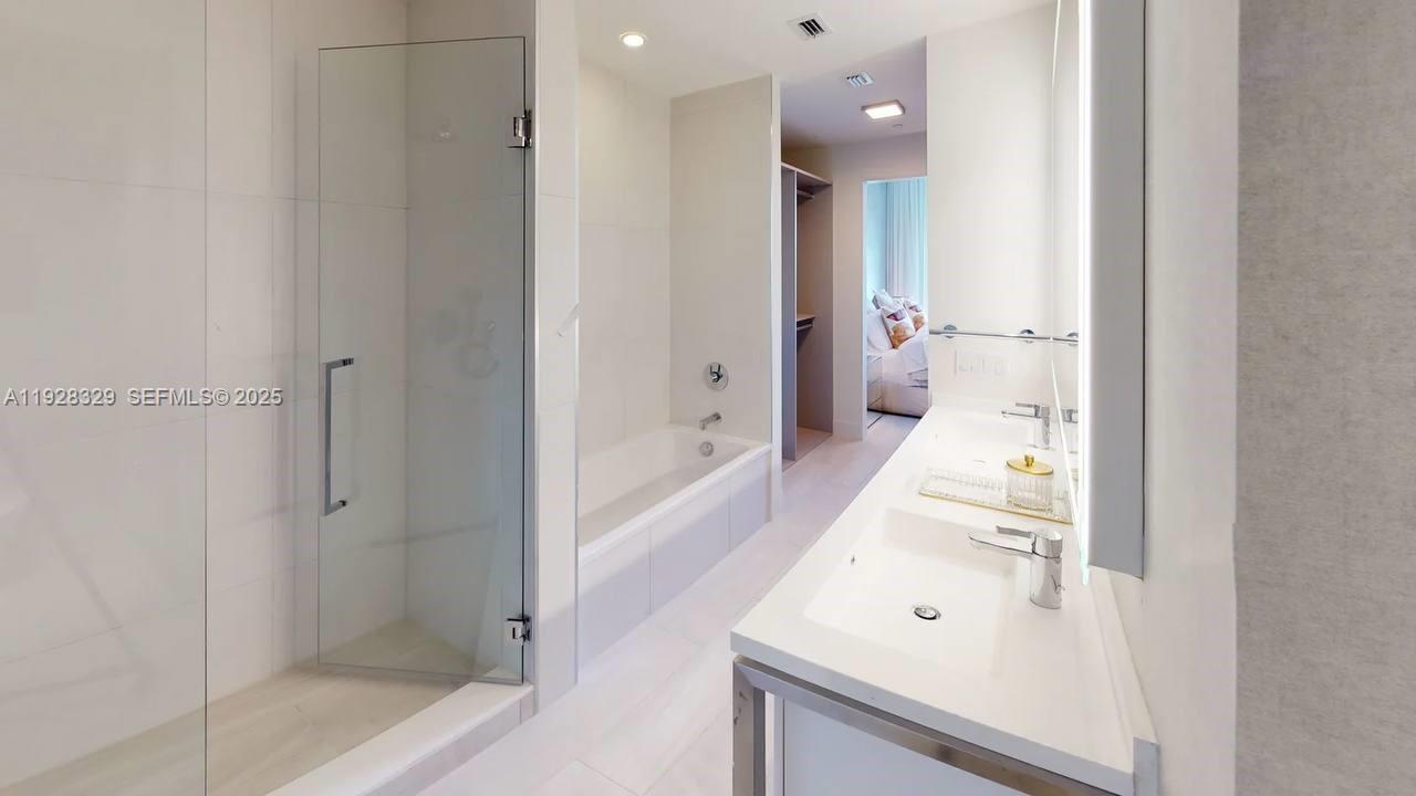 2000 Metropica Way #1701, Sunrise FL 33323