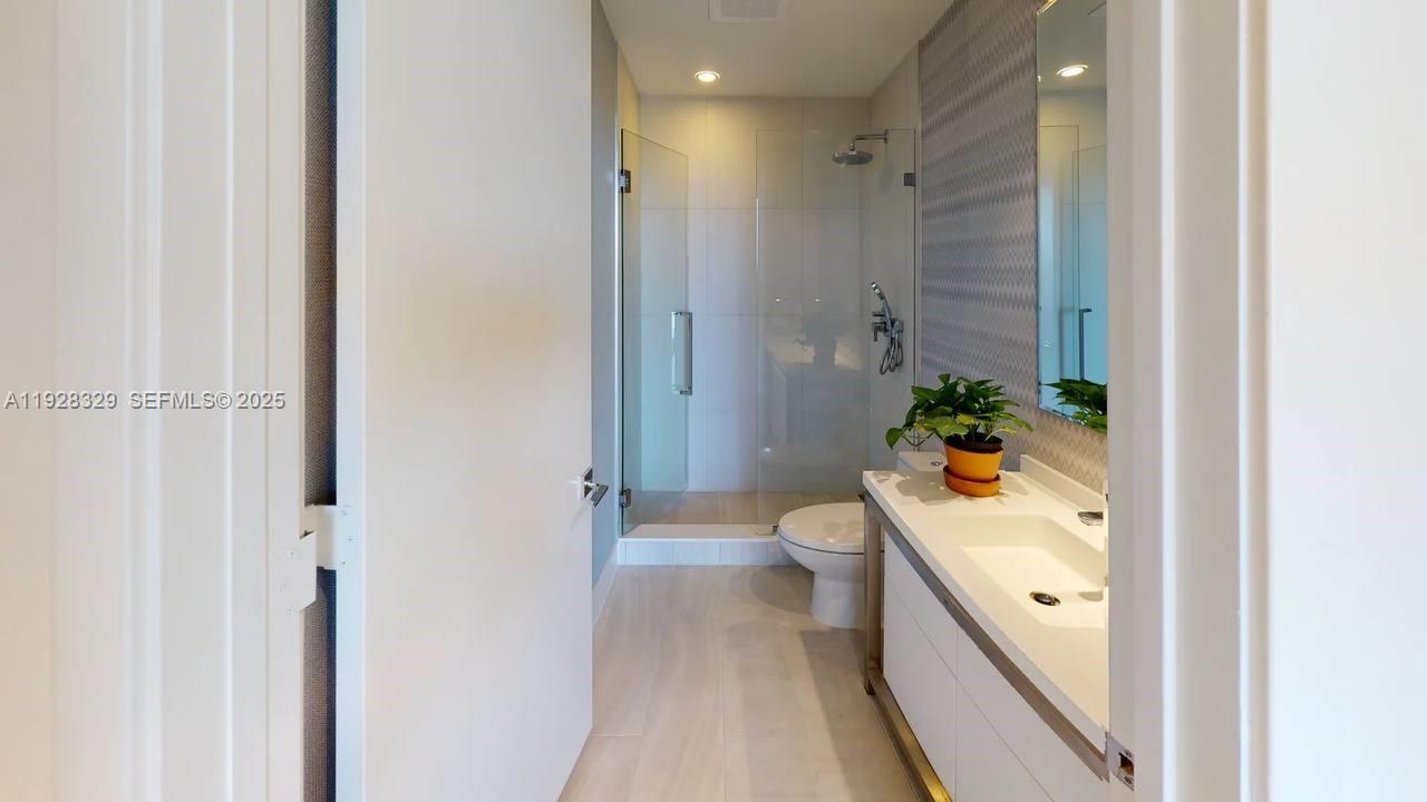 2000 Metropica Way #1701, Sunrise FL 33323
