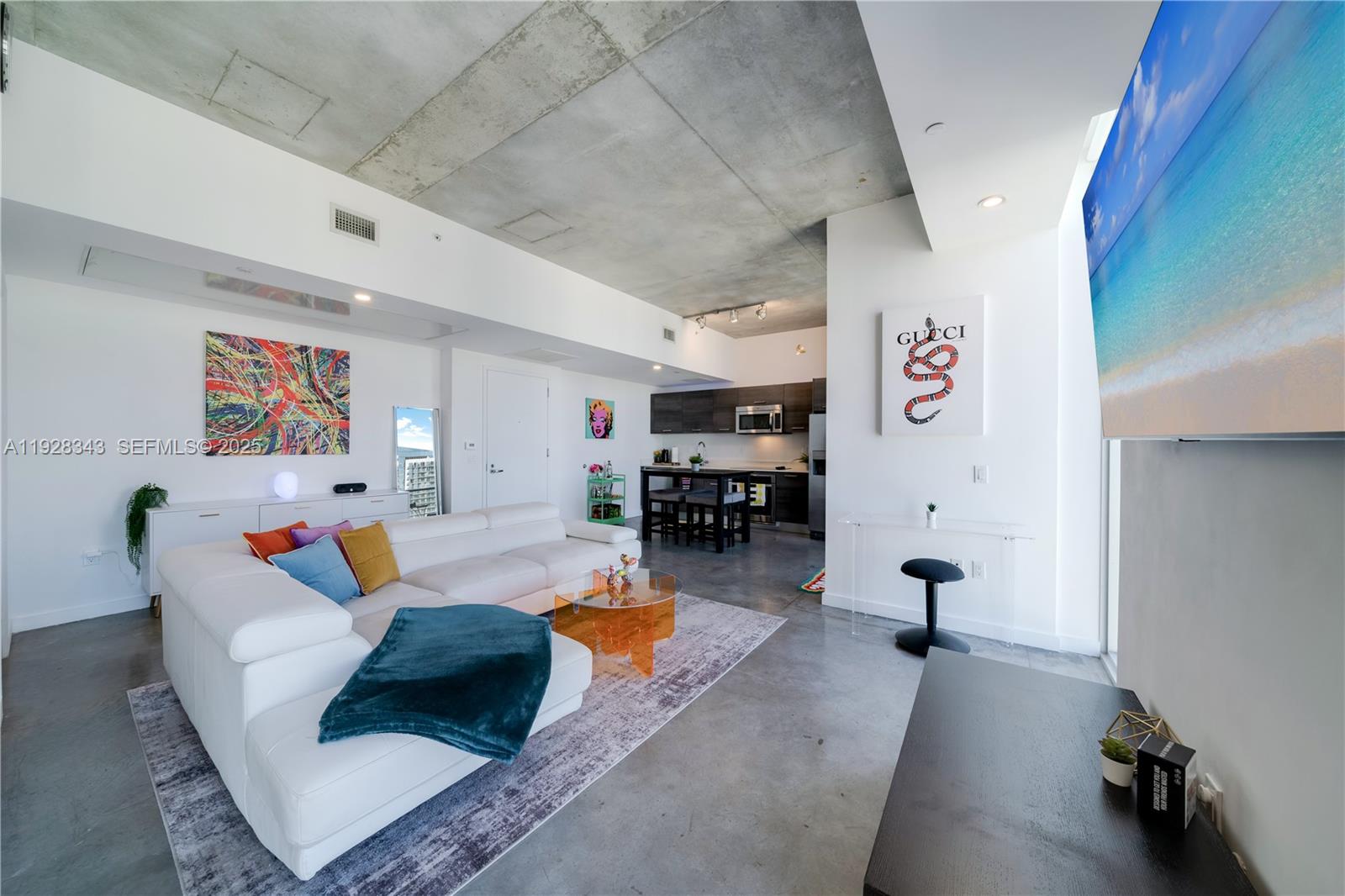 151 SE 1st St #3008, Miami FL 33131