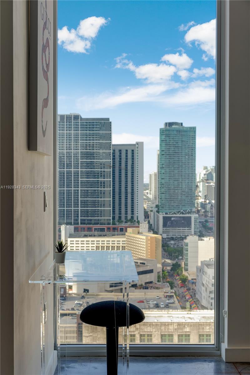 151 SE 1st St #3008, Miami FL 33131