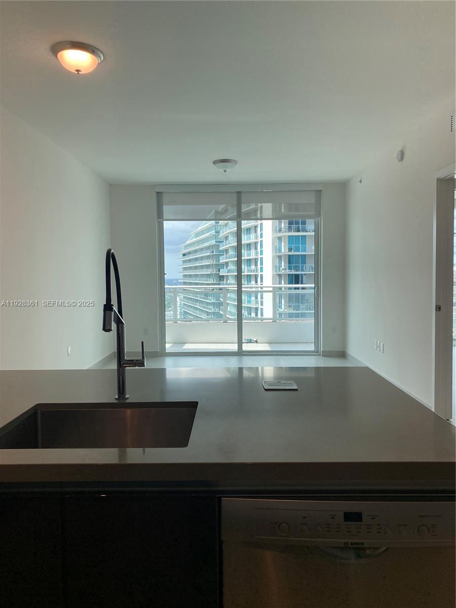 1080 Brickell Ave #3407, Miami FL 33131