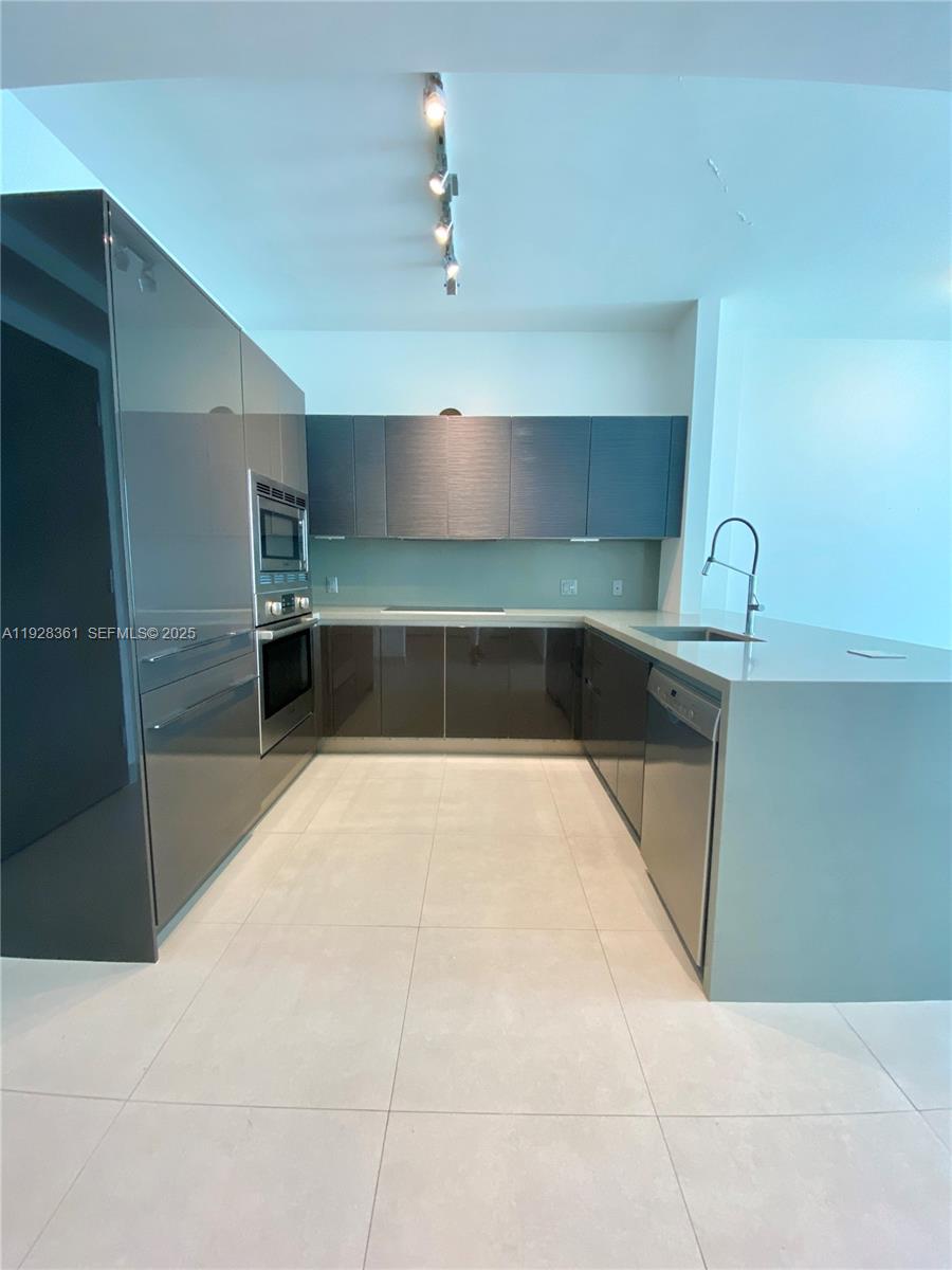 1080 Brickell Ave #3407, Miami FL 33131