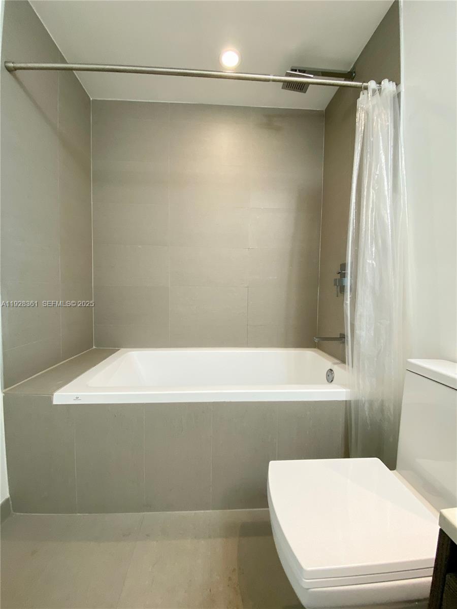 1080 Brickell Ave #3407, Miami FL 33131