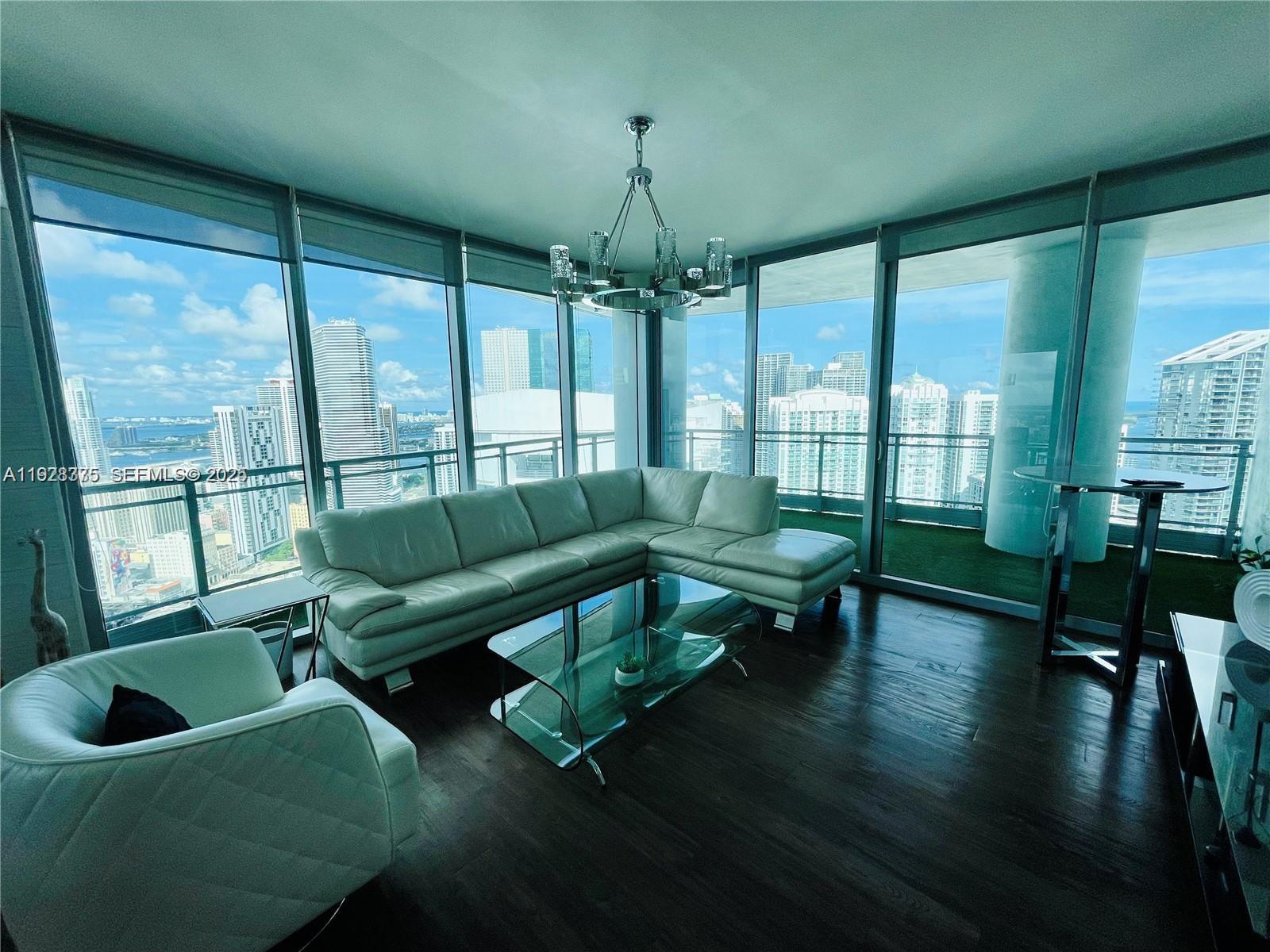 90 SW 3rd St #4404, Miami FL 33130