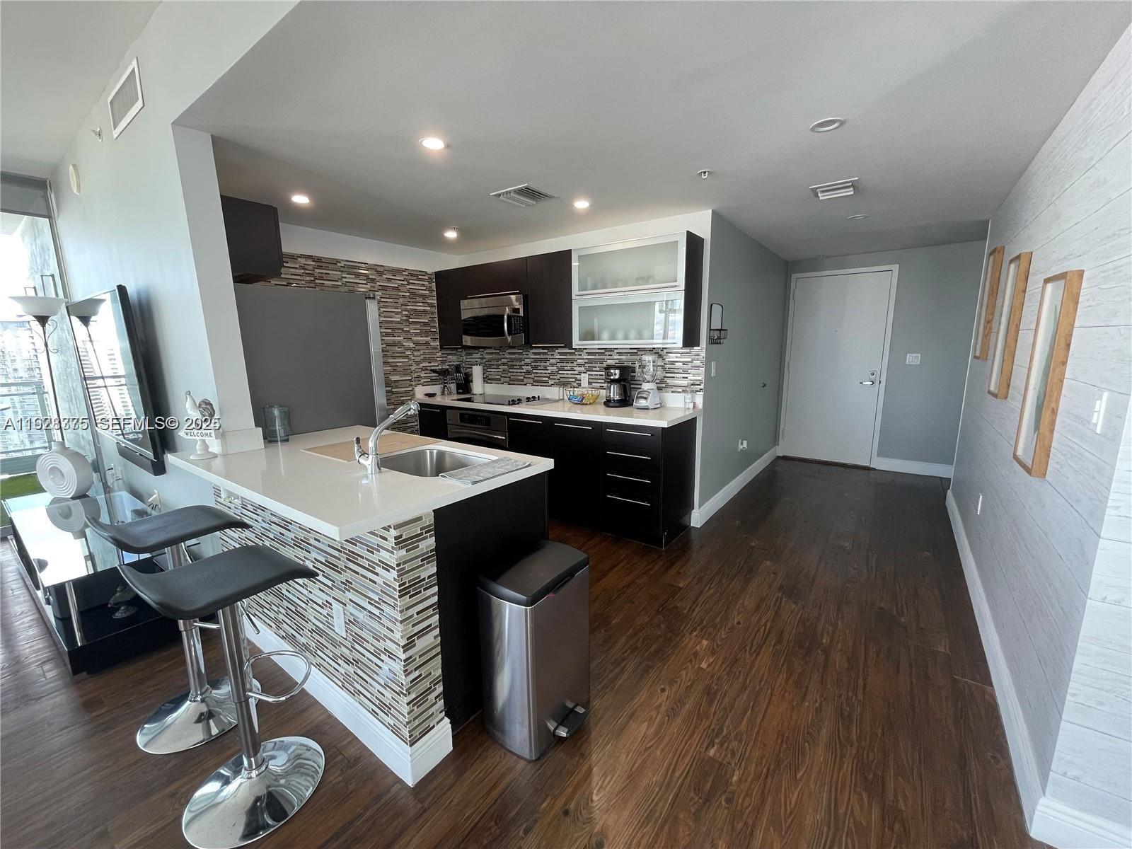 90 SW 3rd St #4404, Miami FL 33130