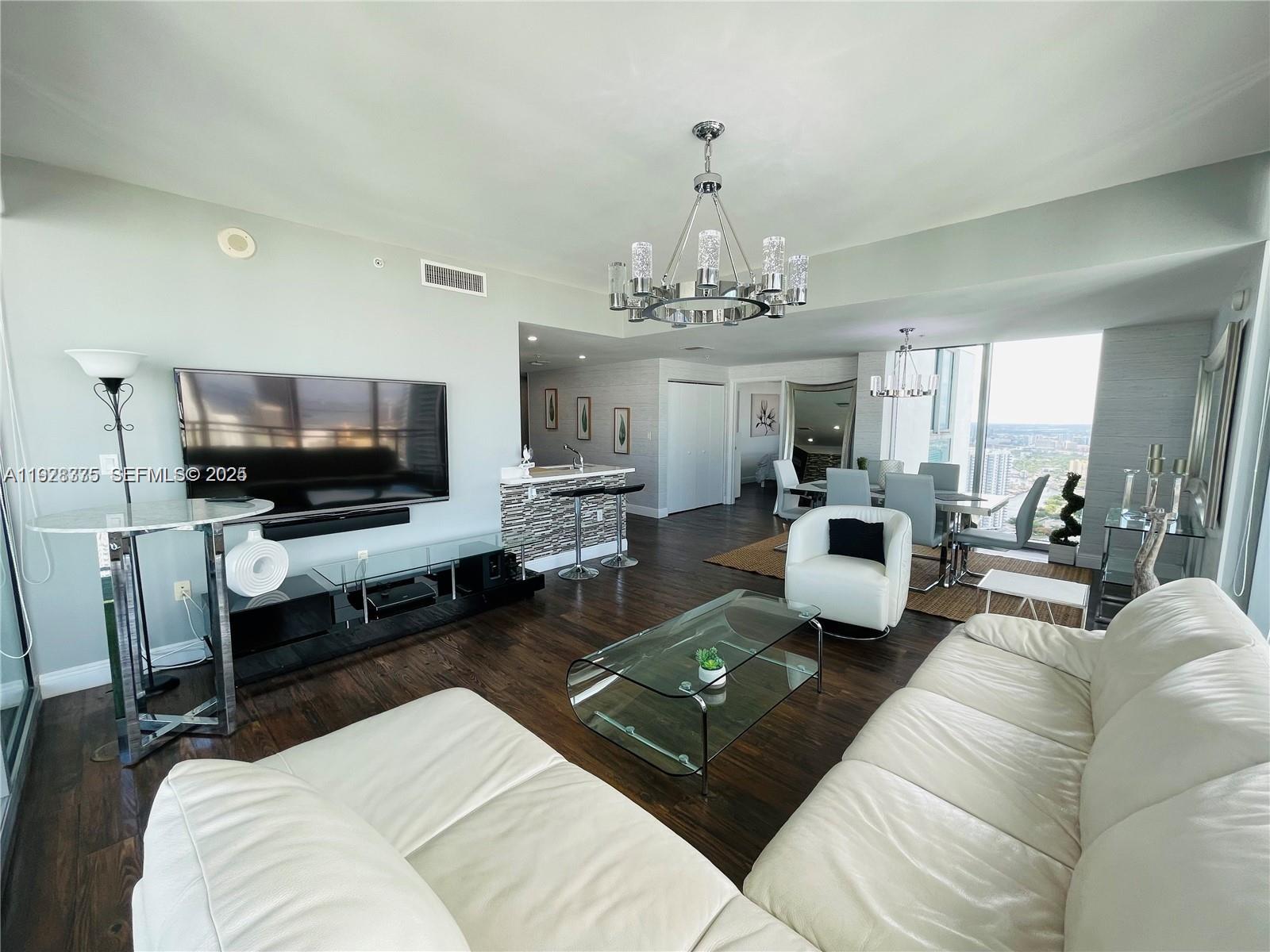 90 SW 3rd St #4404, Miami FL 33130