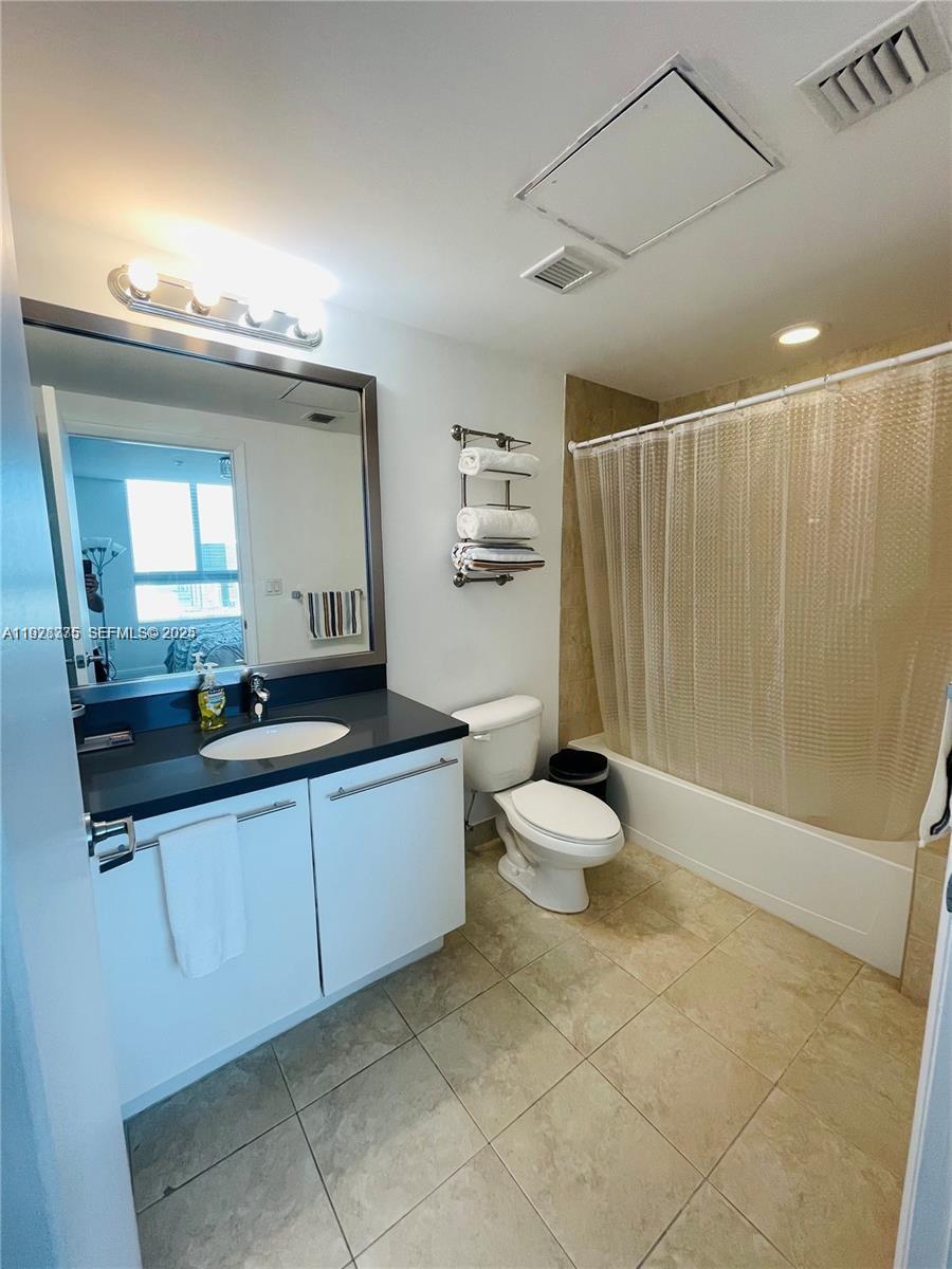 90 SW 3rd St #4404, Miami FL 33130