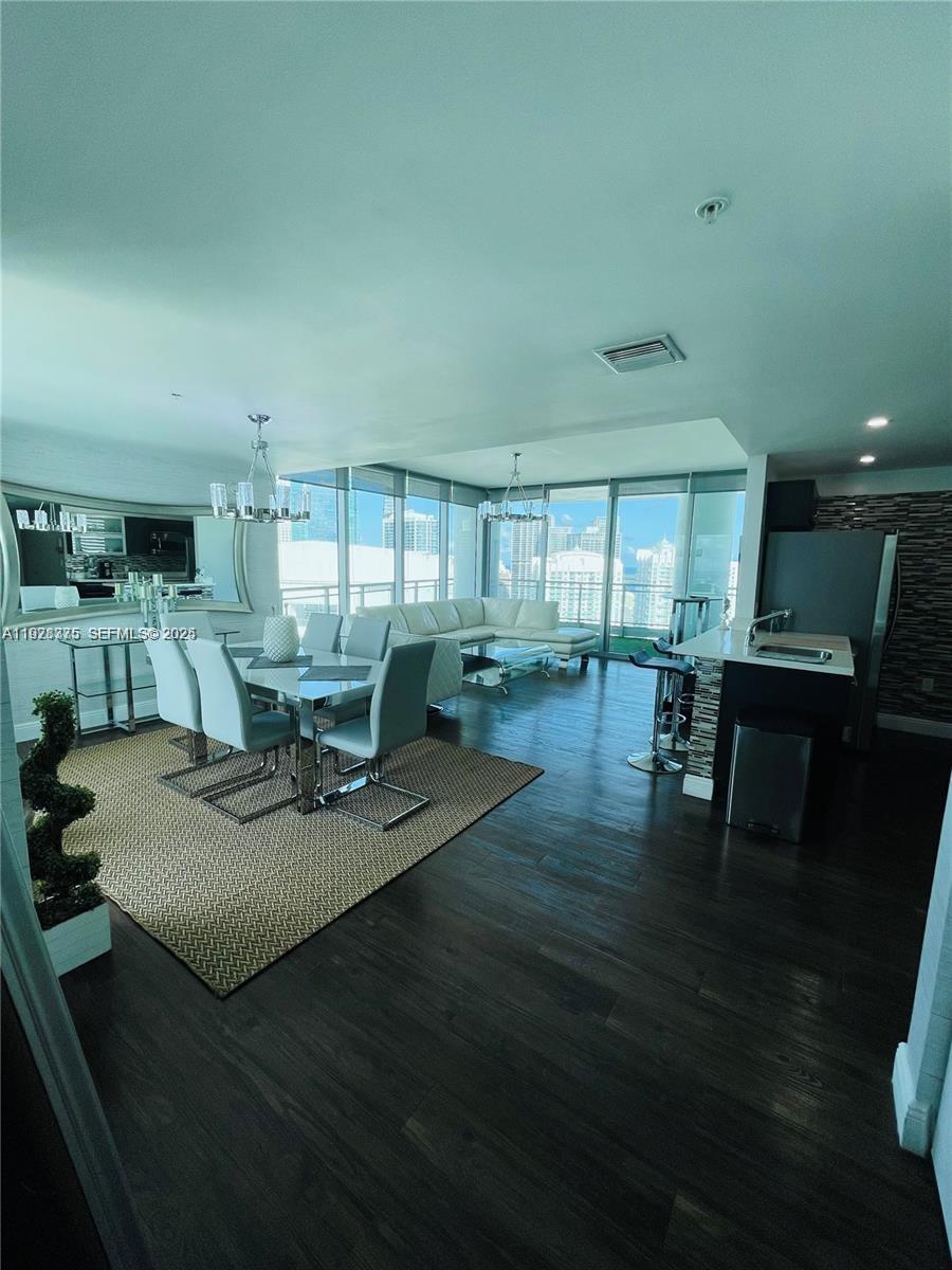 90 SW 3rd St #4404, Miami FL 33130