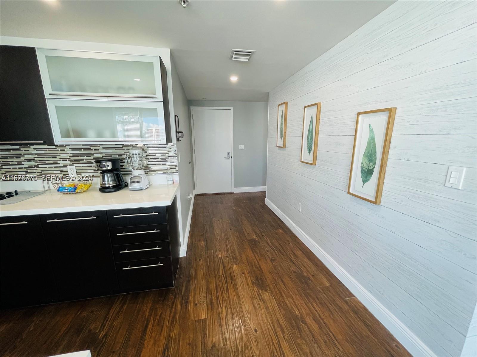 90 SW 3rd St #4404, Miami FL 33130