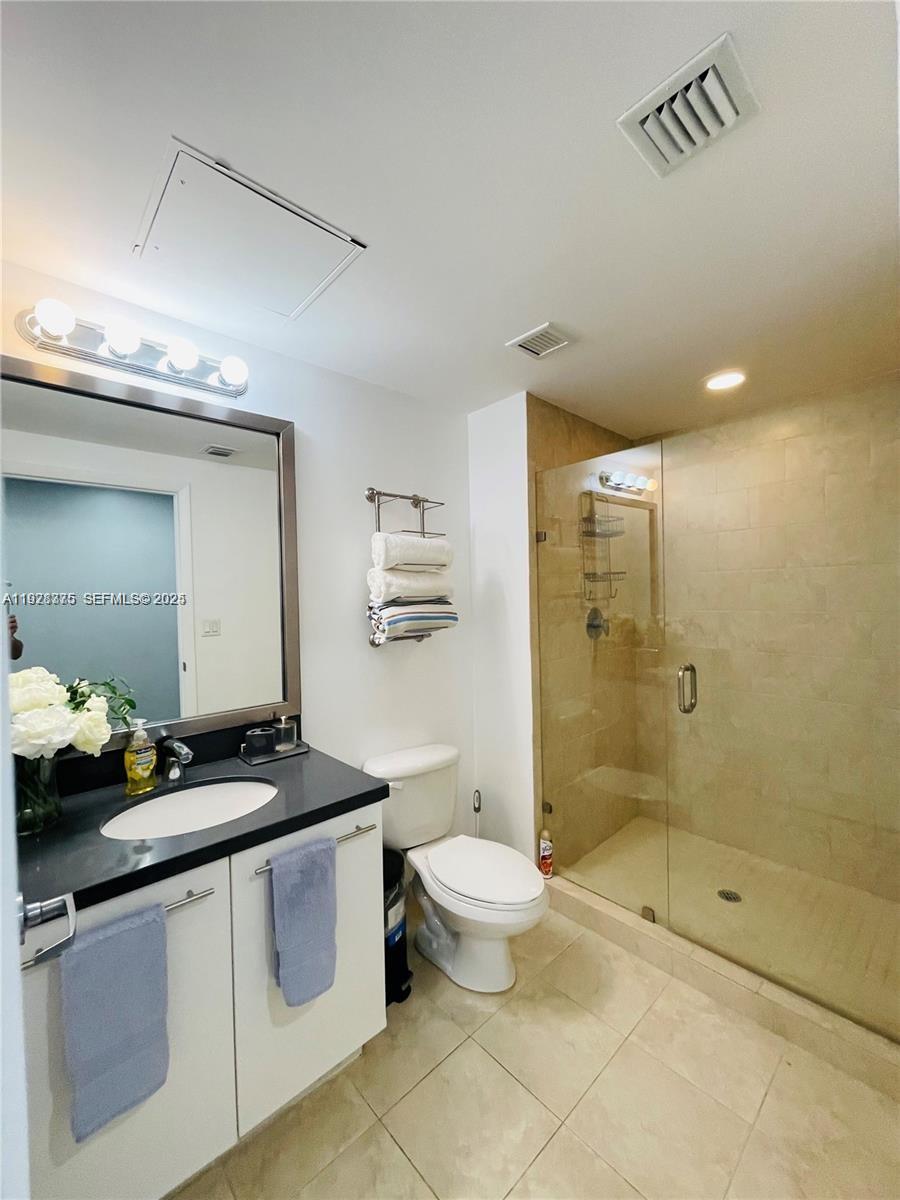 90 SW 3rd St #4404, Miami FL 33130