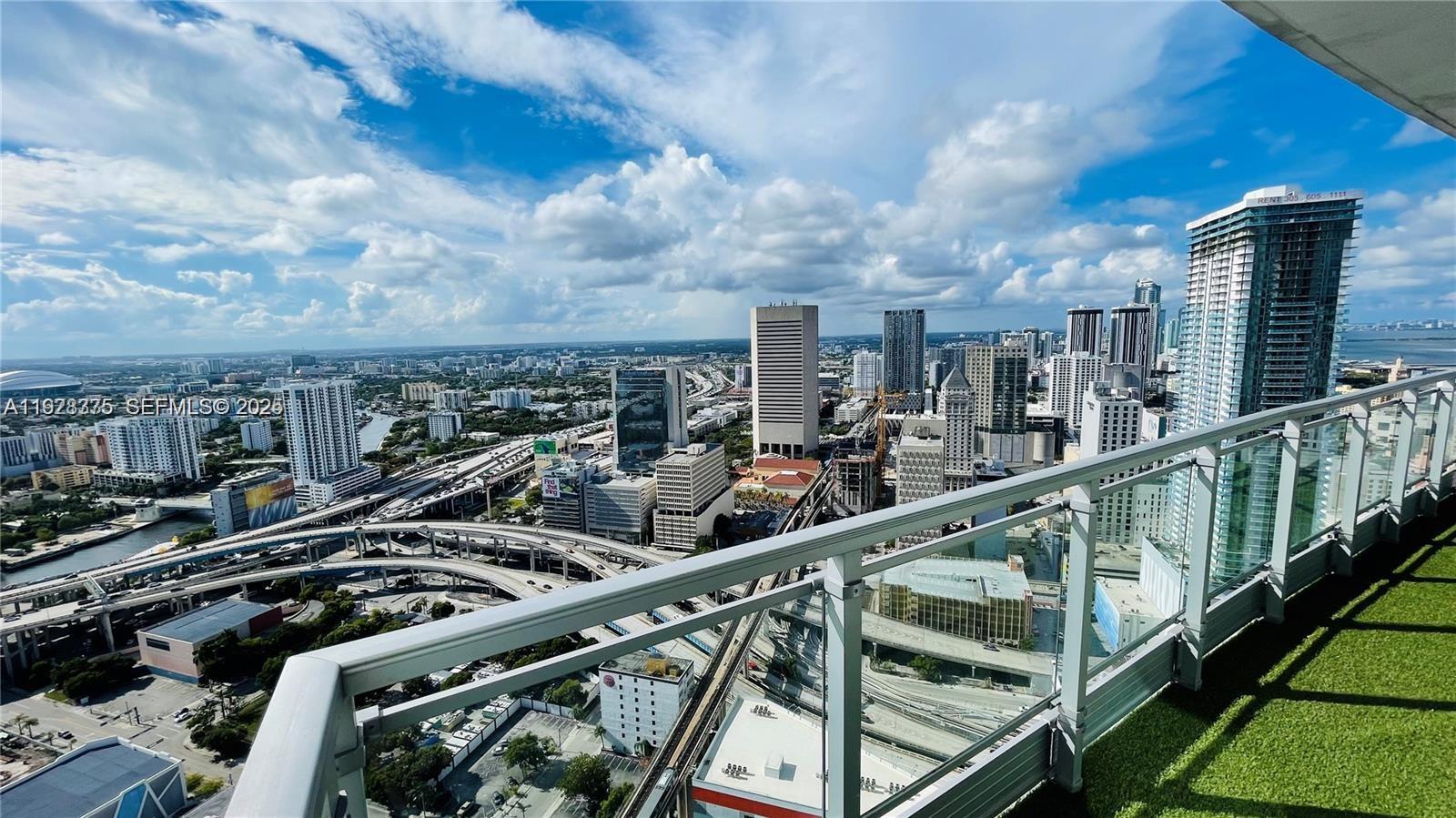 90 SW 3rd St #4404, Miami FL 33130