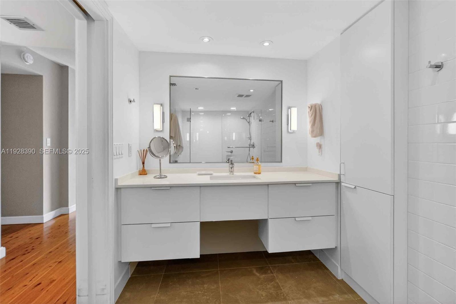 177 Ocean Lane Dr #1101, Key Biscayne FL 33149