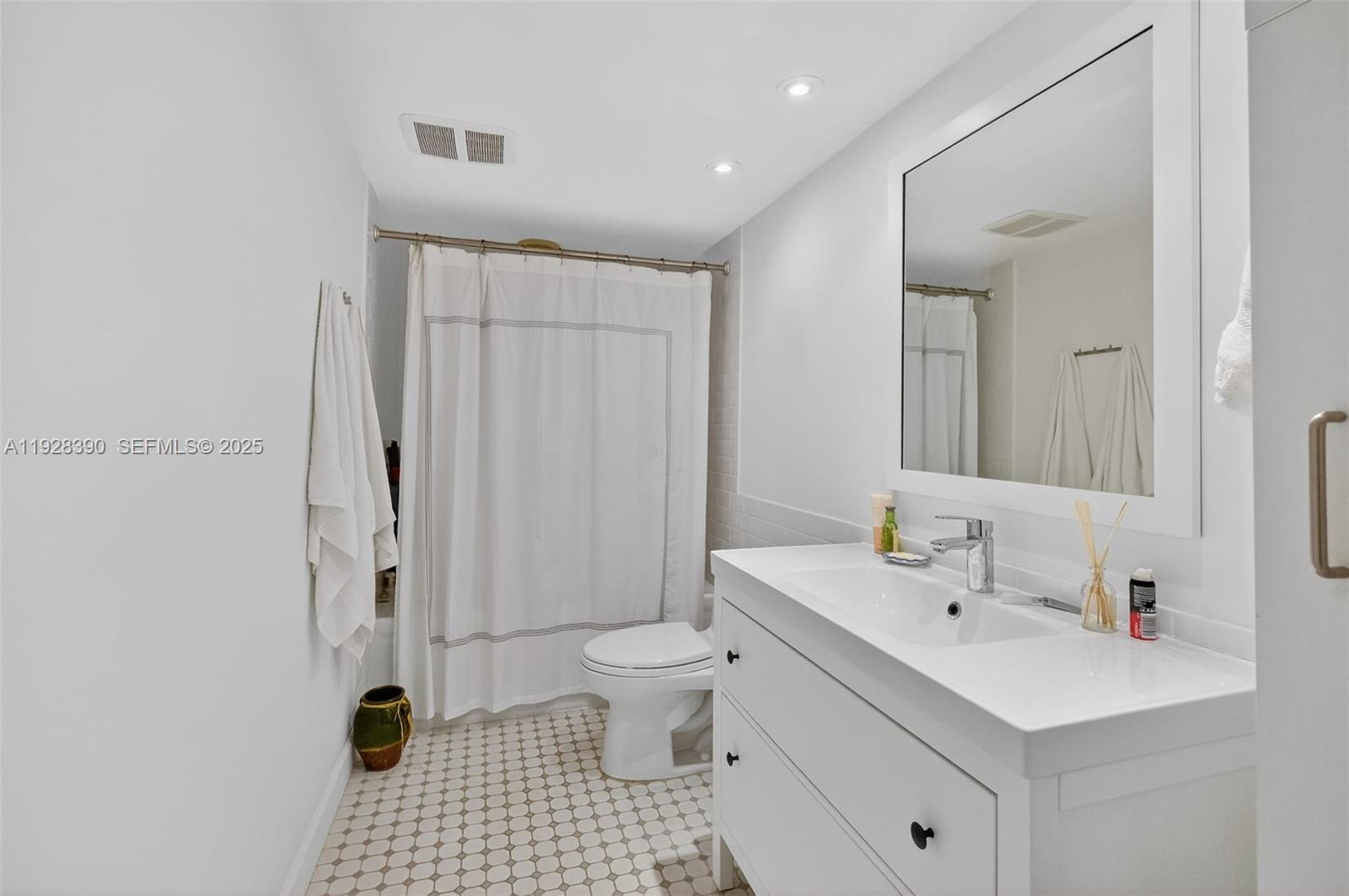177 Ocean Lane Dr #1101, Key Biscayne FL 33149