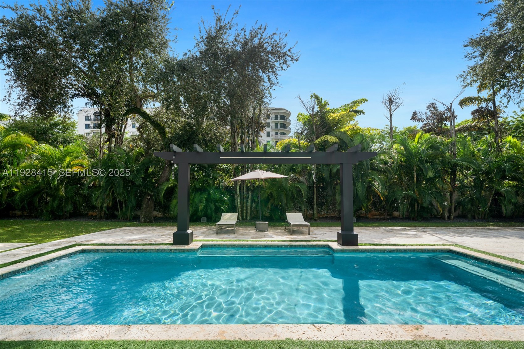 7222 SW 79th Ter, Miami FL 33143