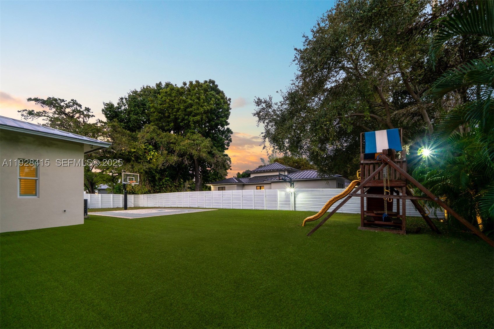 7222 SW 79th Ter, Miami FL 33143