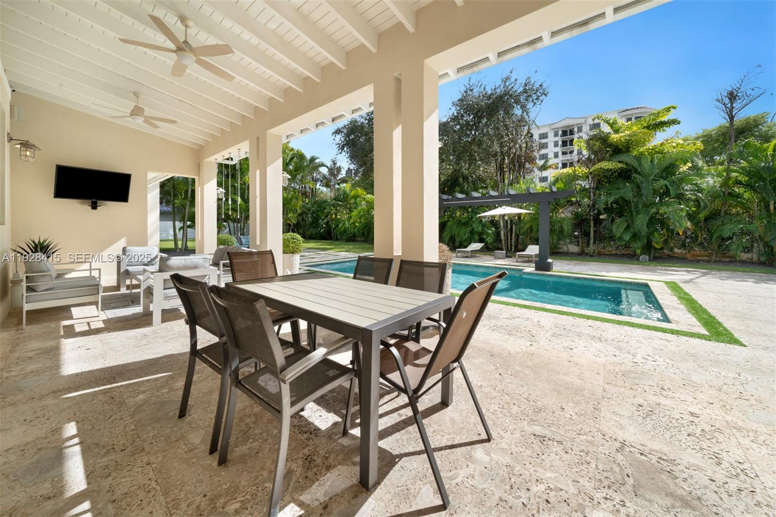 7222 SW 79th Ter, Miami FL 33143