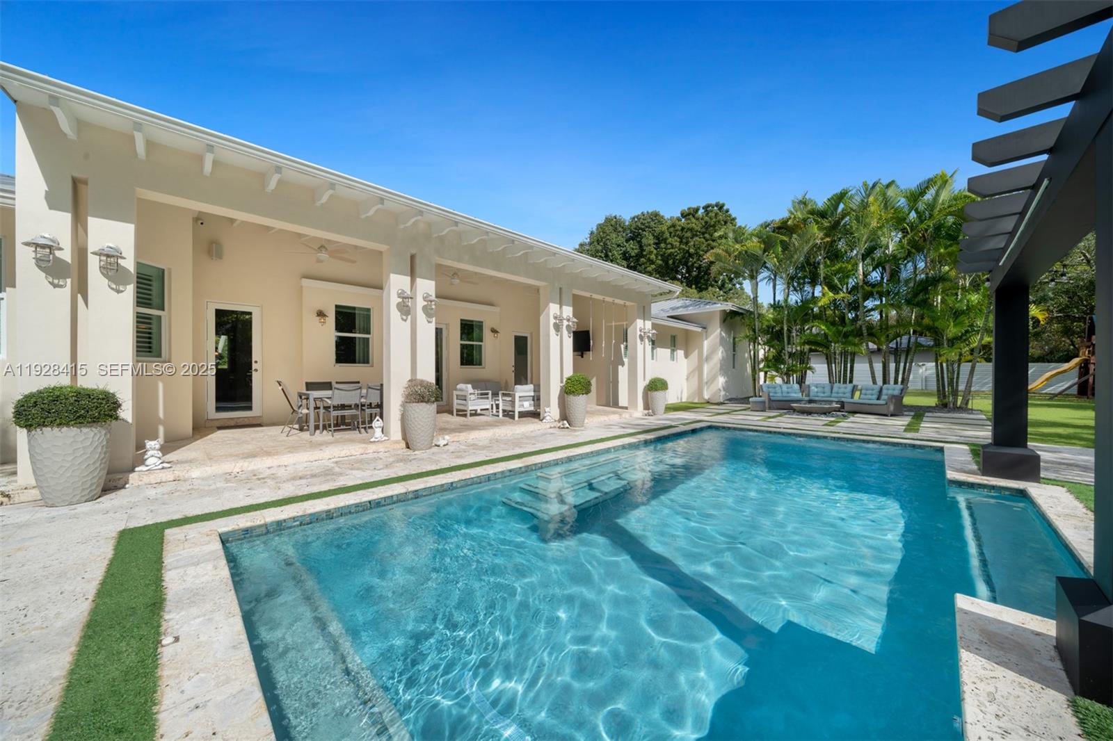 7222 SW 79th Ter, Miami FL 33143