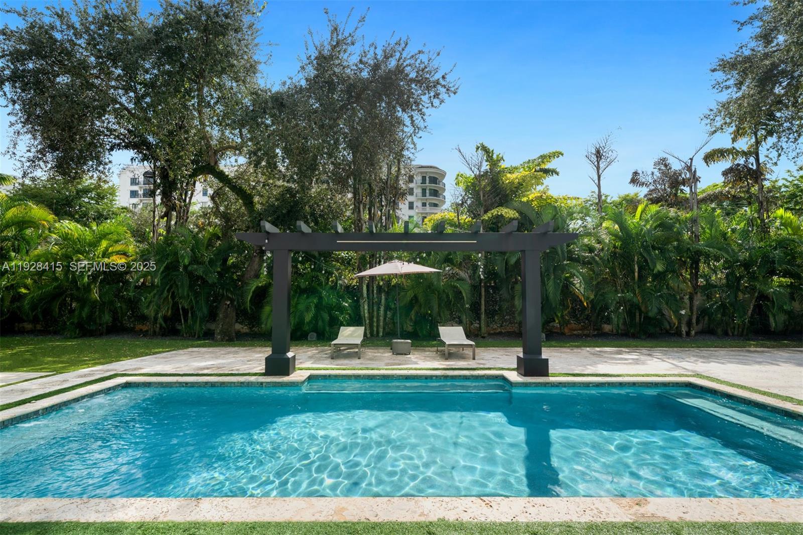 7222 SW 79th Ter, Miami FL 33143