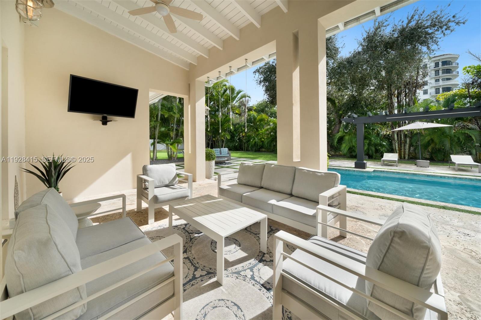 7222 SW 79th Ter, Miami FL 33143