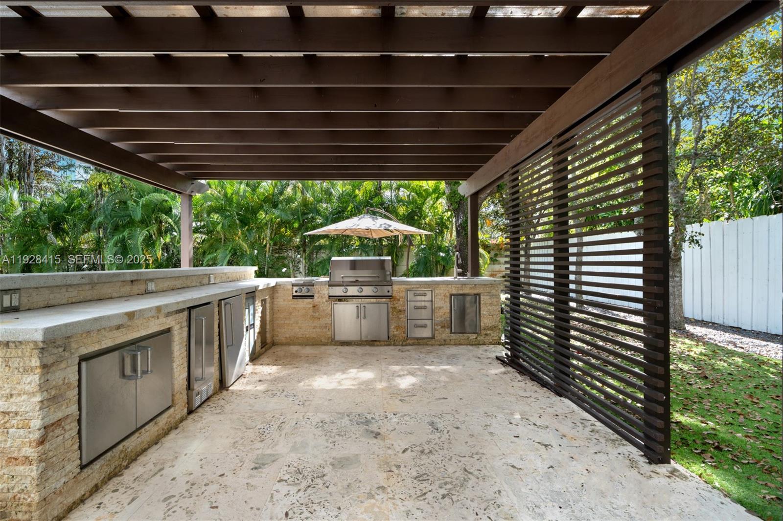 7222 SW 79th Ter, Miami FL 33143