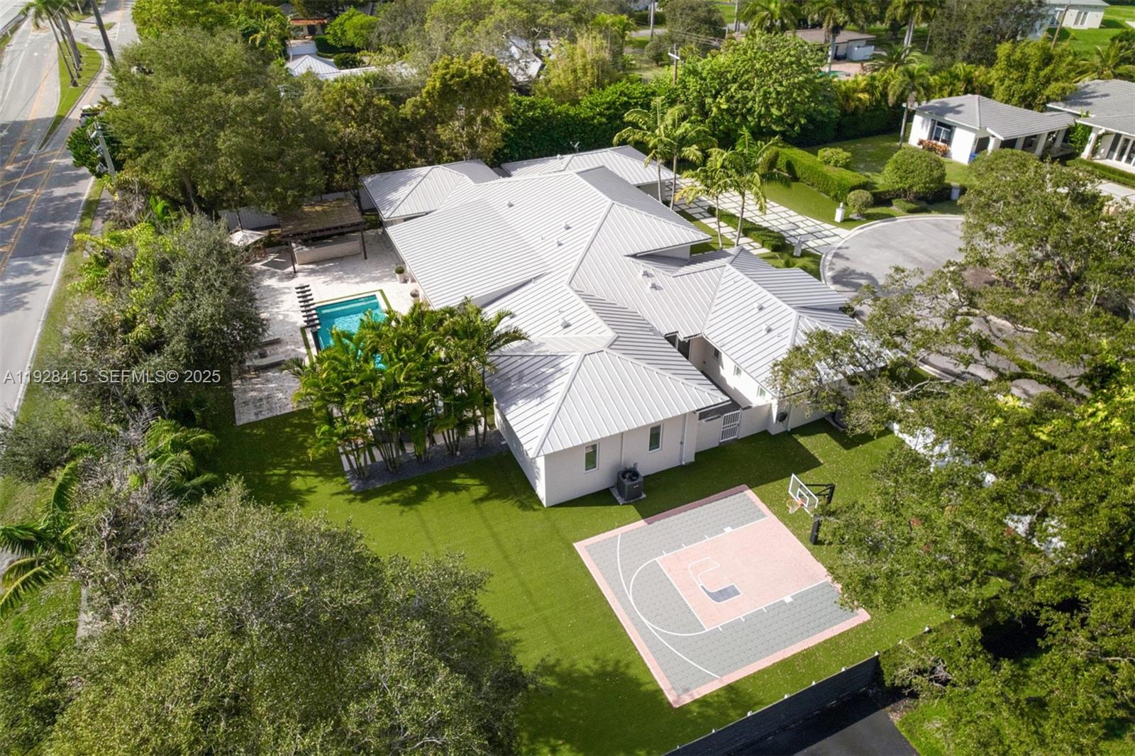 7222 SW 79th Ter, Miami FL 33143