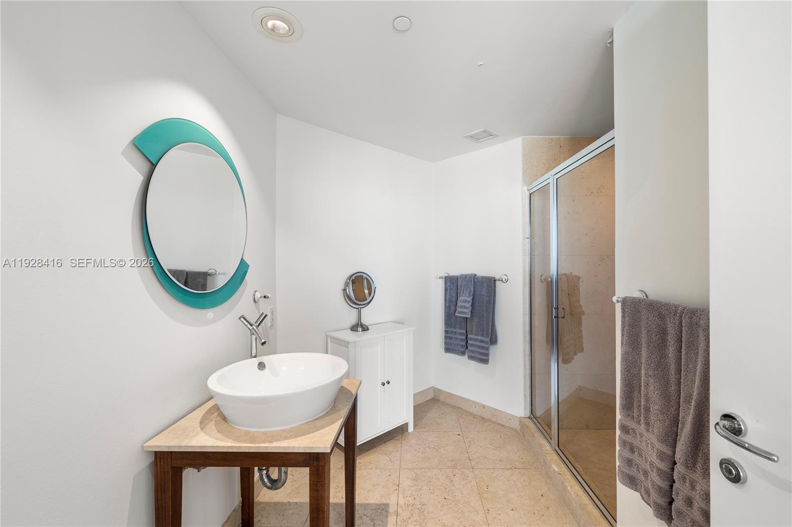 450 Alton Rd #1610, Miami Beach FL 33139
