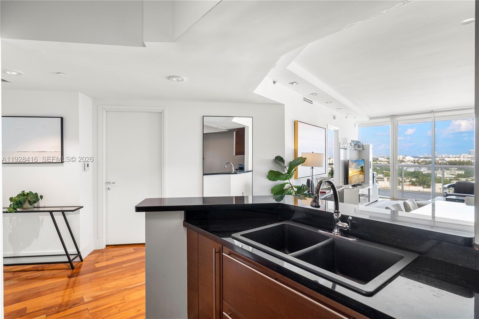 450 Alton Rd #1610, Miami Beach FL 33139