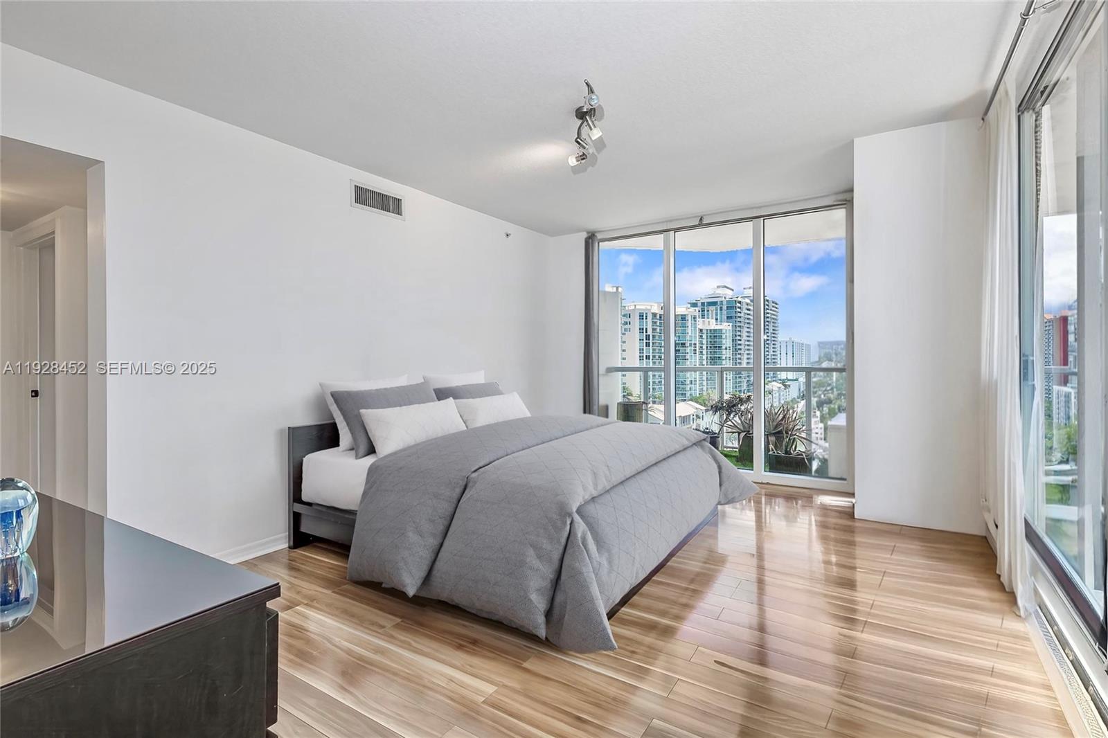 16699 Collins Ave #1507, Sunny Isles Beach FL 33160