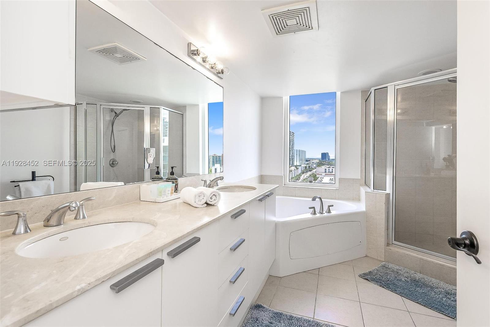 16699 Collins Ave #1507, Sunny Isles Beach FL 33160