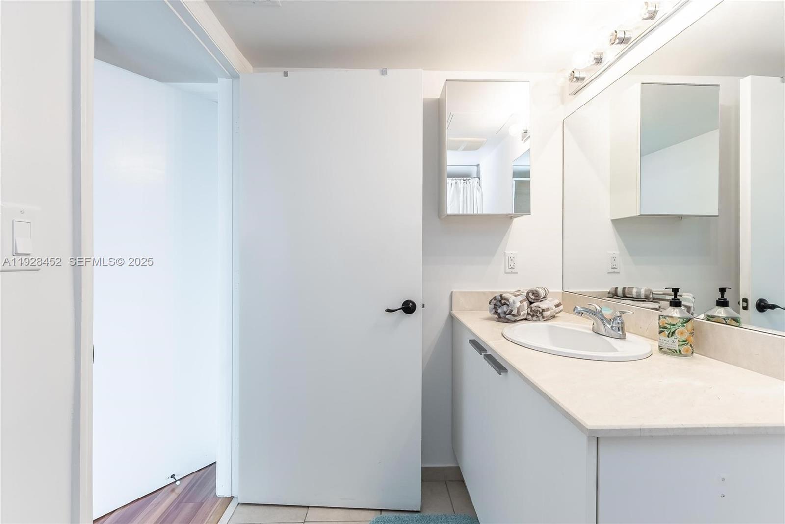 16699 Collins Ave #1507, Sunny Isles Beach FL 33160