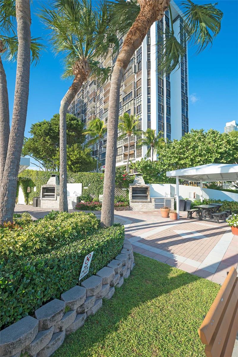 1901 Brickell Ave #B905, Miami FL 33129