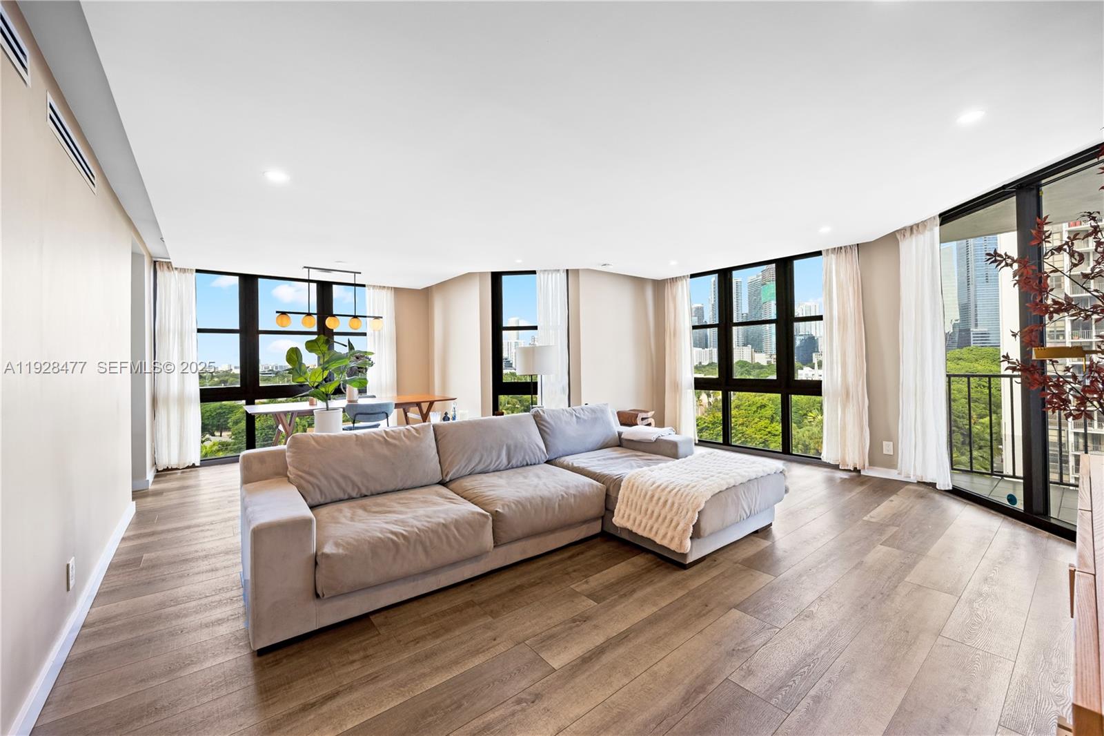 1915 Brickell Ave #1001, Miami FL 33129
