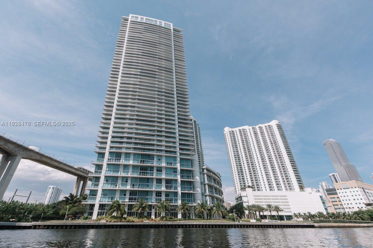 92 SW 3RD St #1512, Miami FL 33130