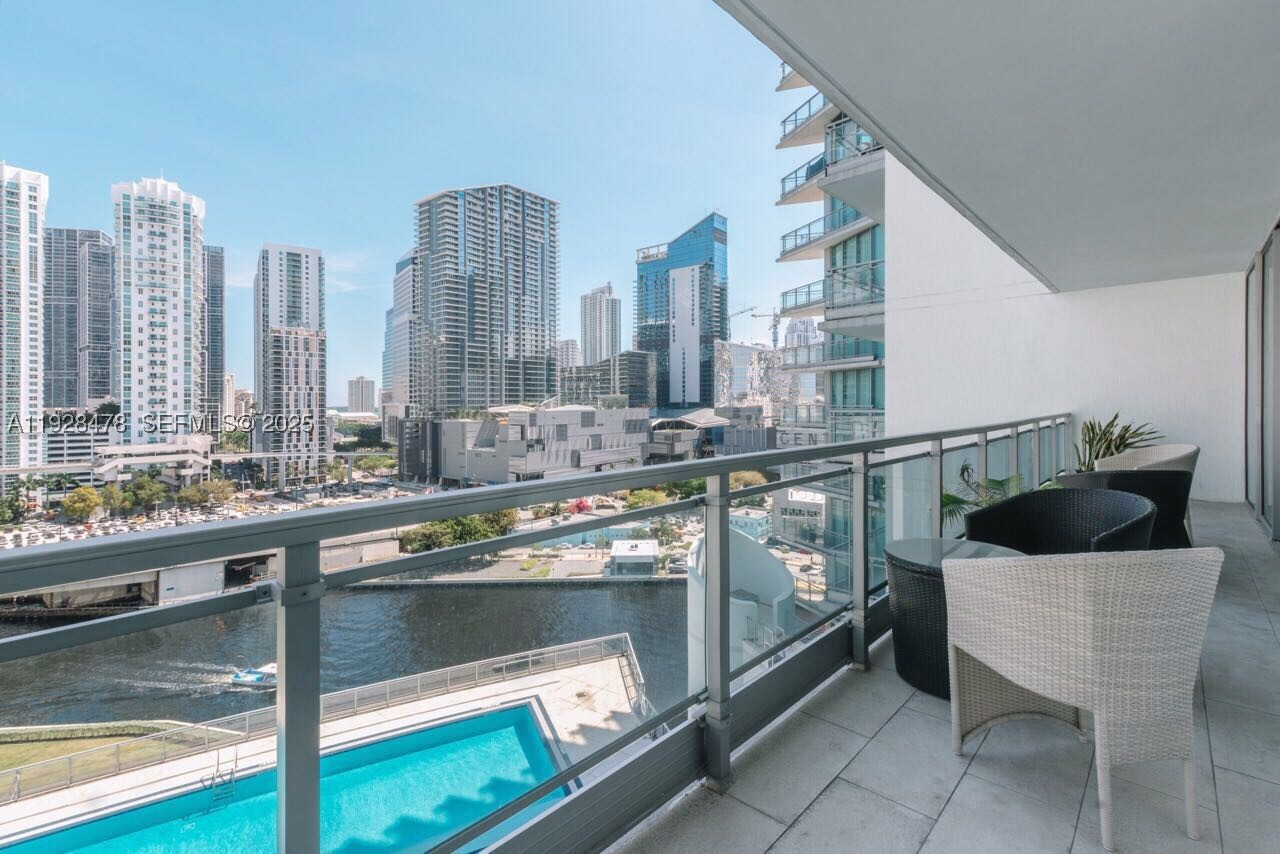 92 SW 3RD St #1512, Miami FL 33130
