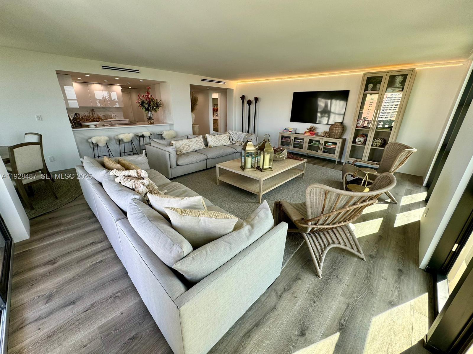 1121 Crandon Blvd #E1001, Key Biscayne FL 33149