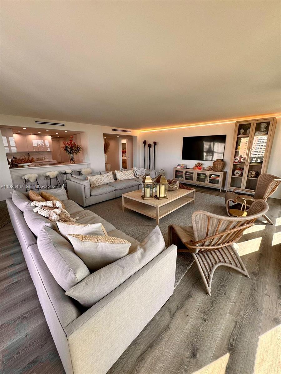 1121 Crandon Blvd #E1001, Key Biscayne FL 33149