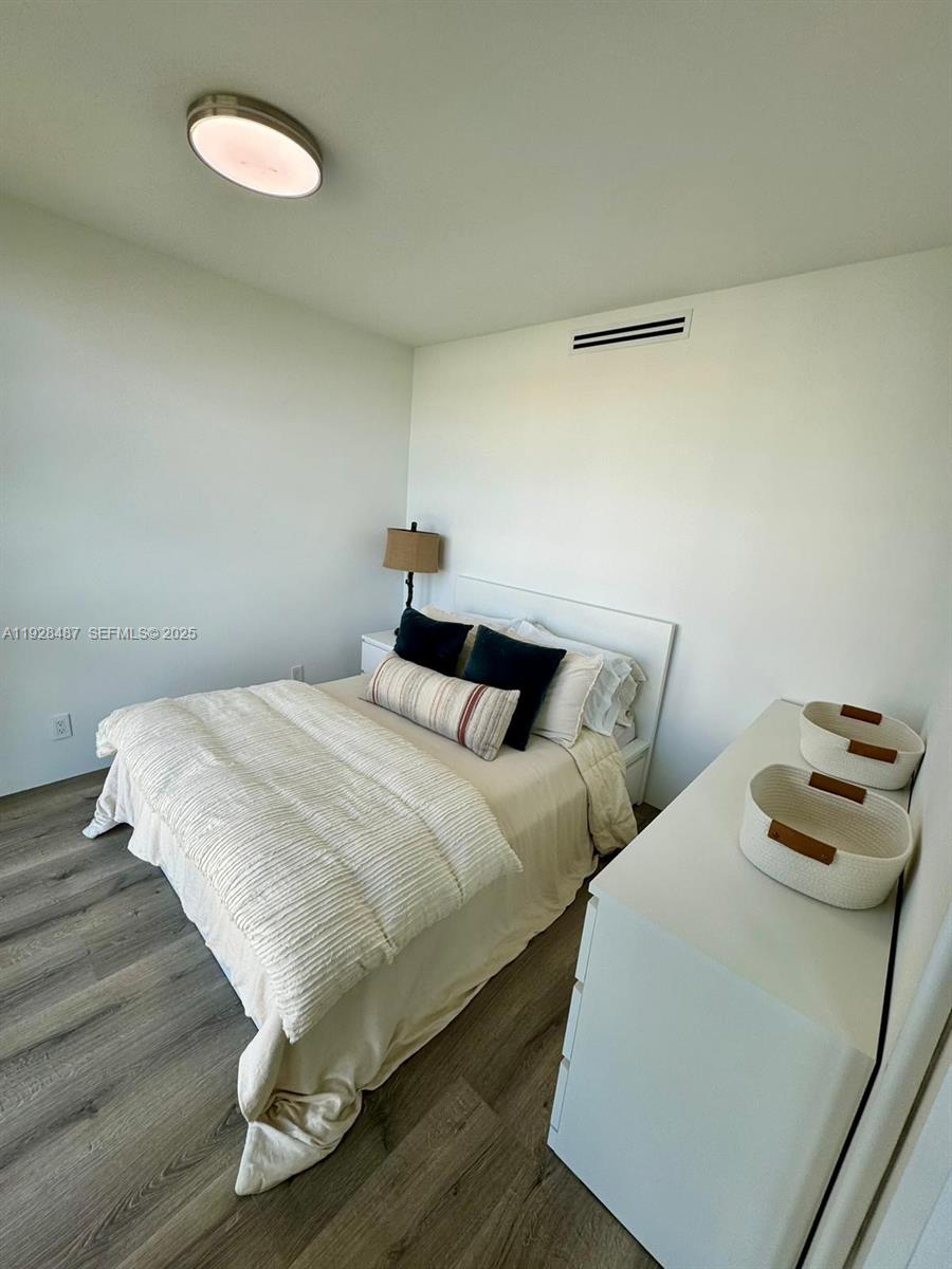 1121 Crandon Blvd #E1001, Key Biscayne FL 33149