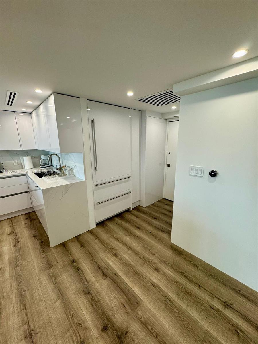 1121 Crandon Blvd #E1001, Key Biscayne FL 33149