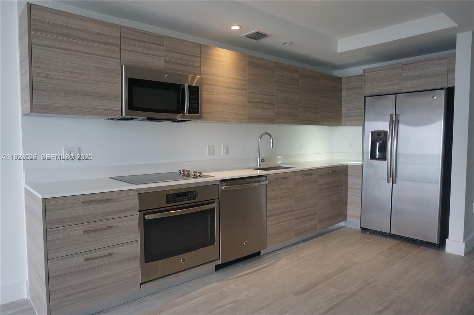 121 NE 34th St #2406A, Miami FL 33137