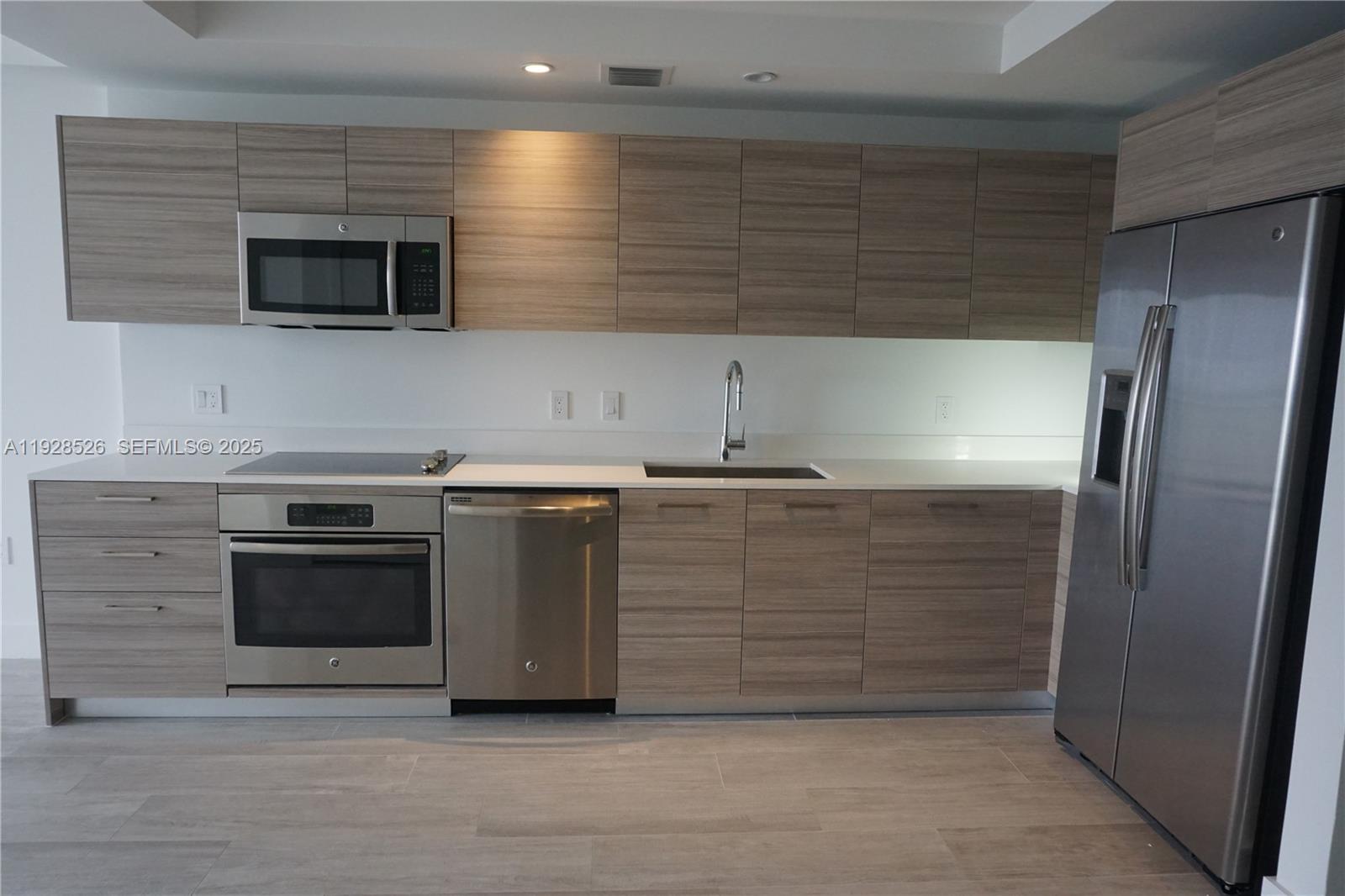 121 NE 34th St #2406A, Miami FL 33137