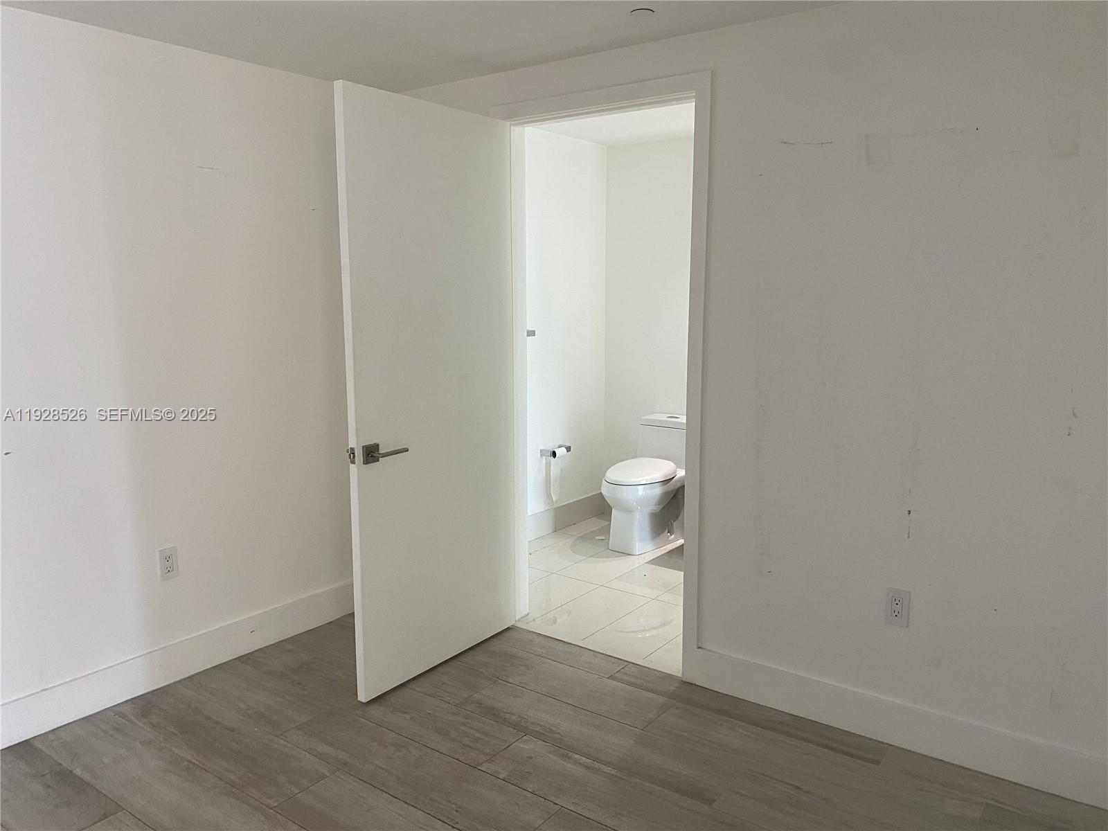 121 NE 34th St #2406A, Miami FL 33137