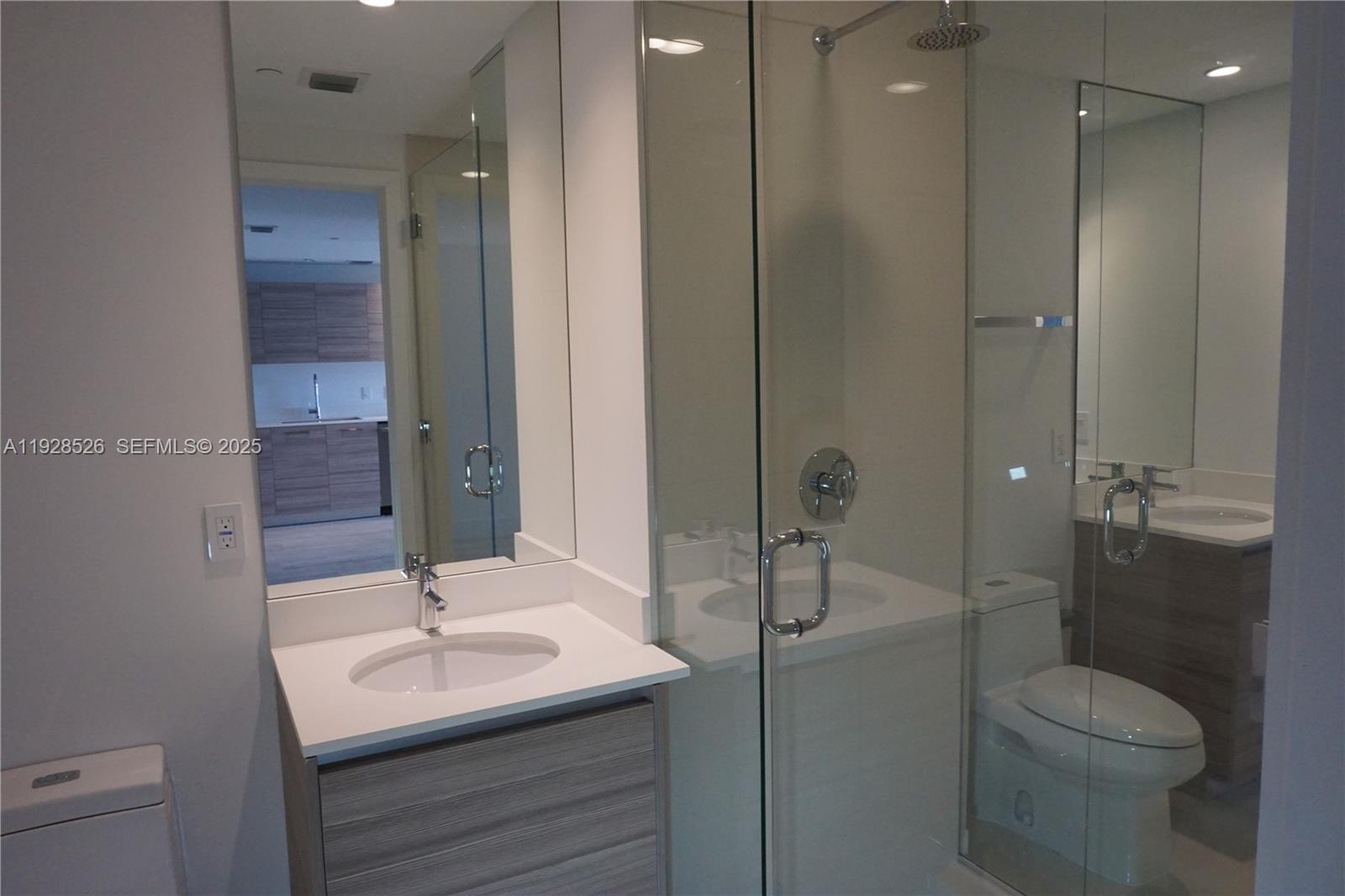 121 NE 34th St #2406A, Miami FL 33137