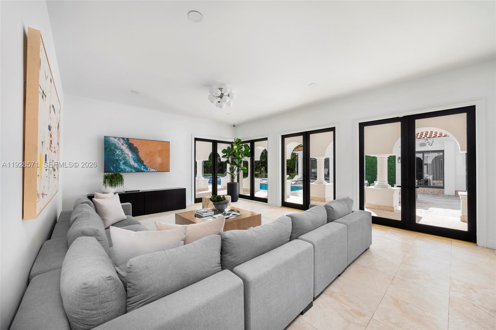 7430 SW 66th St, Miami FL 33143